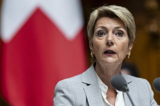 La présidente de la Confédération Karin Keller-Sutter a à nouveau défendu l'imposition individuelle mercredi au Conseil national. KEYSTONE/ALESSANDRO DELLA VALLE